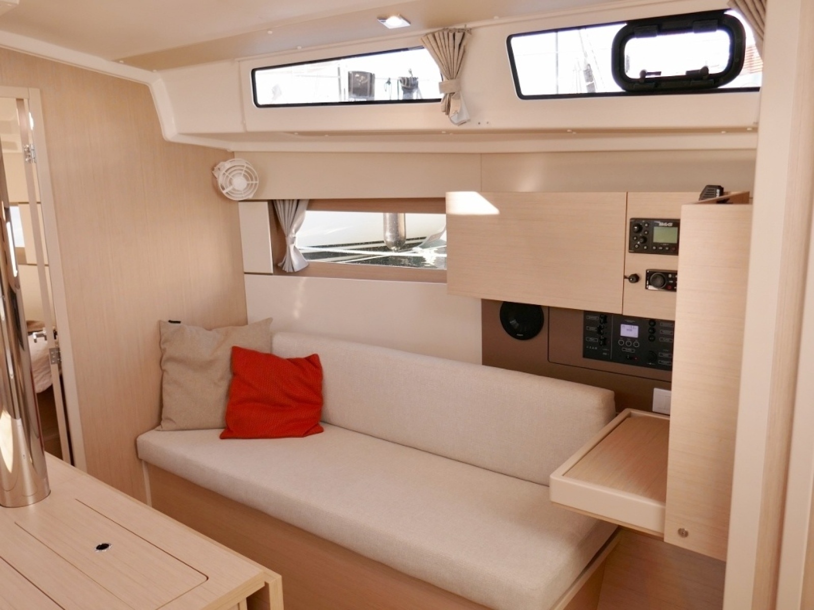 Beneteau Oceanis 38.1