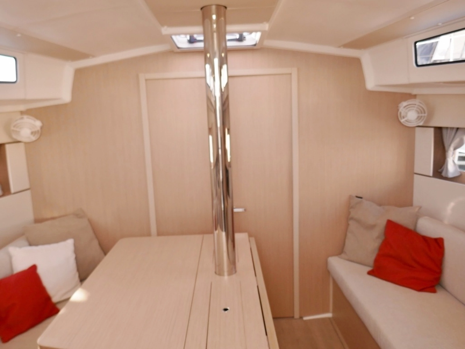 Beneteau Oceanis 38.1