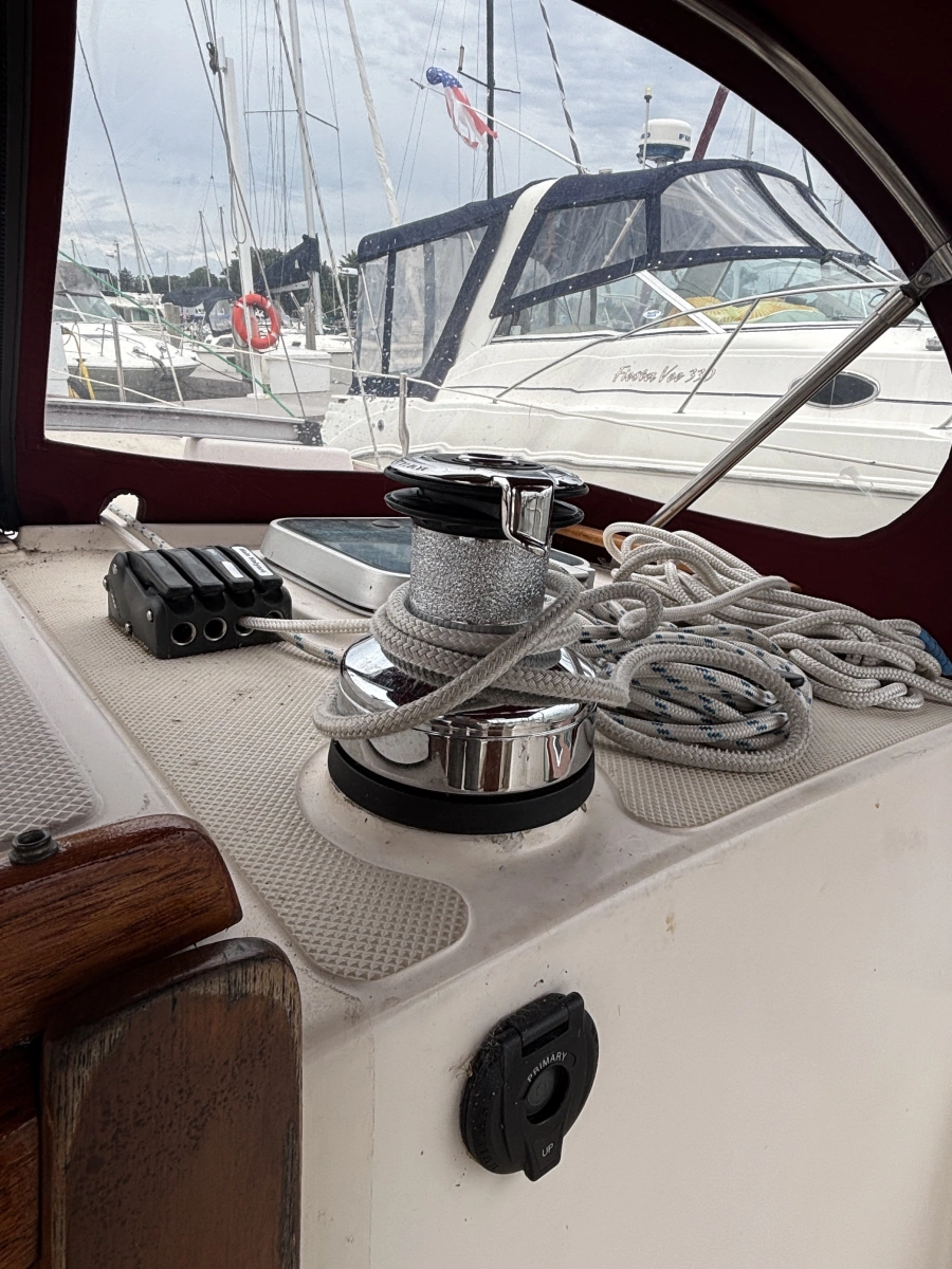 1987 Island Packet 31