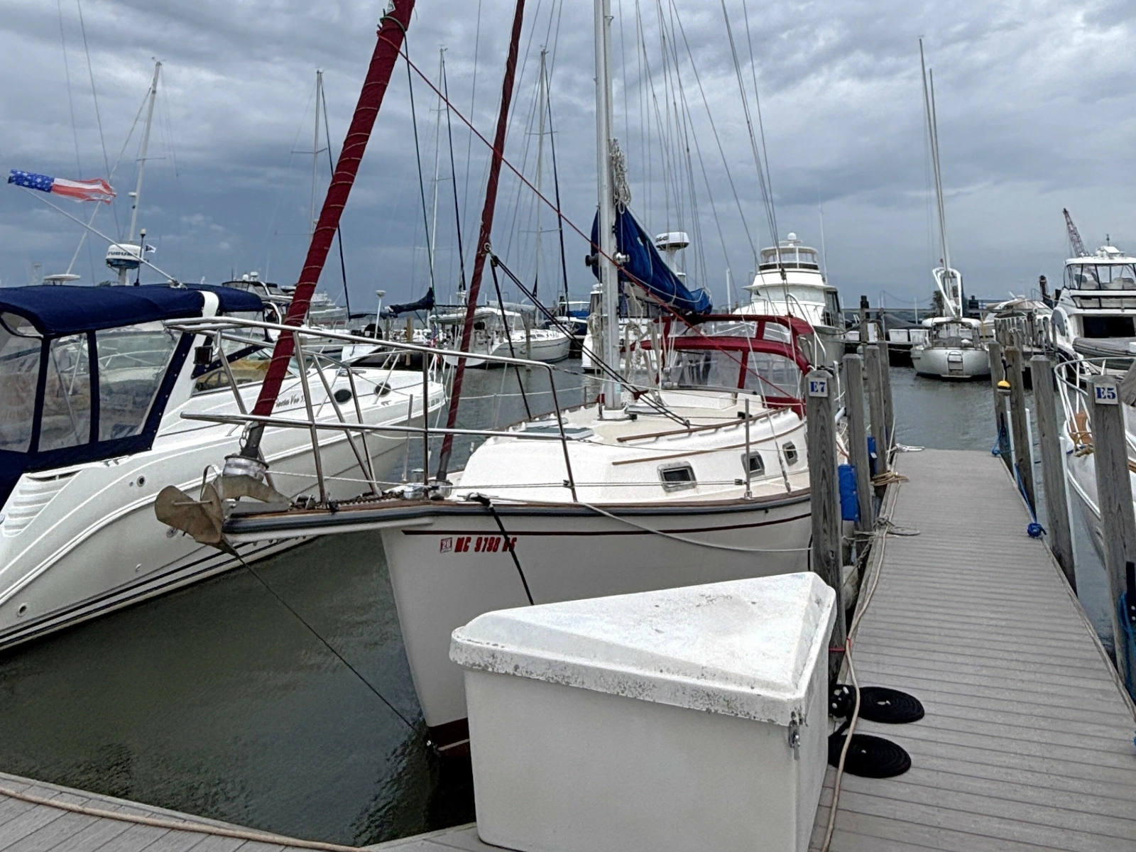 1987 Island Packet 31