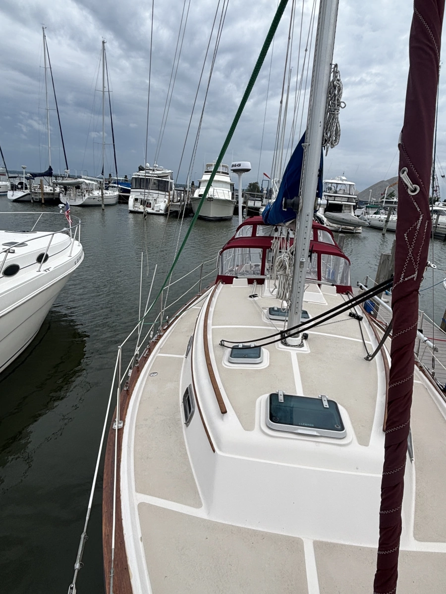 1987 Island Packet 31