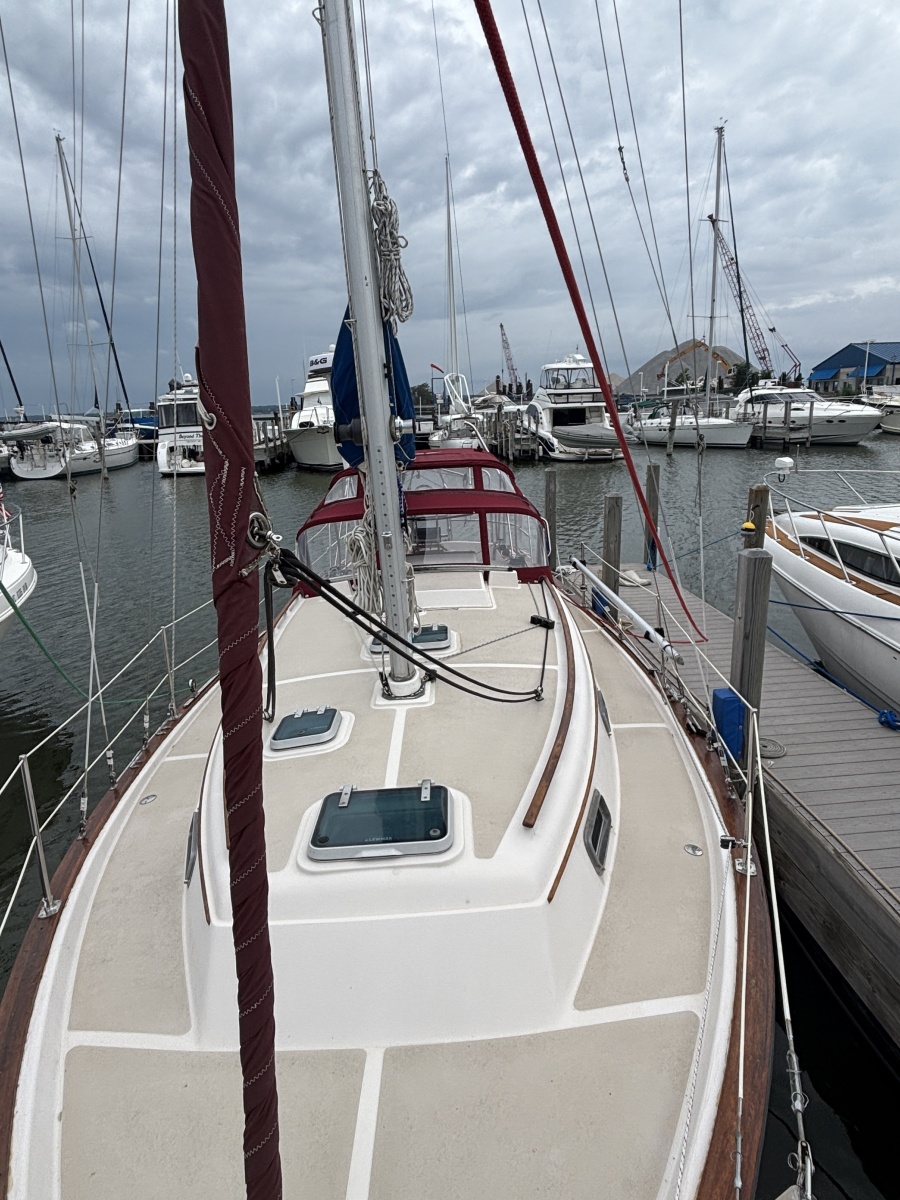 1987 Island Packet 31