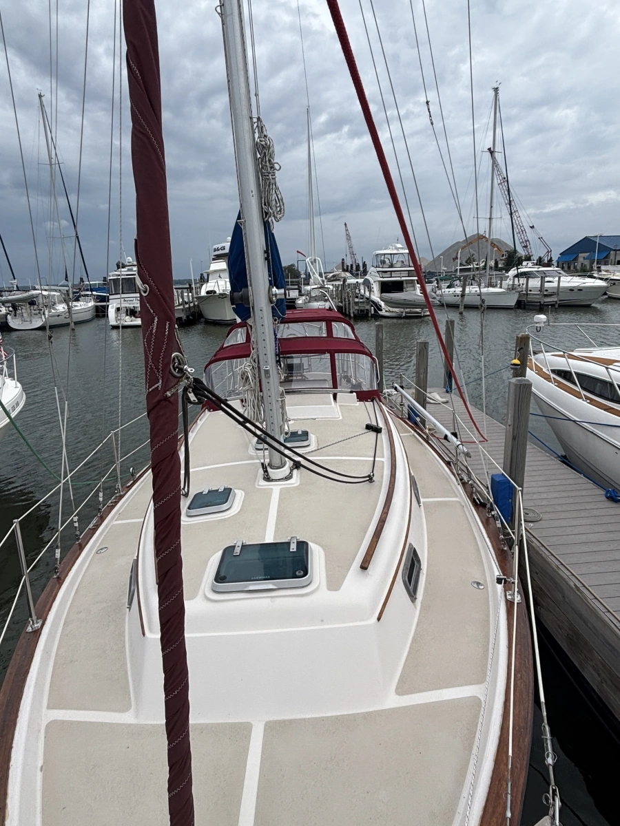 1987 Island Packet 31