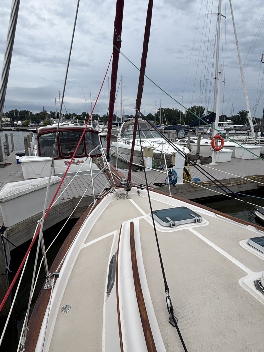 1987 Island Packet 31