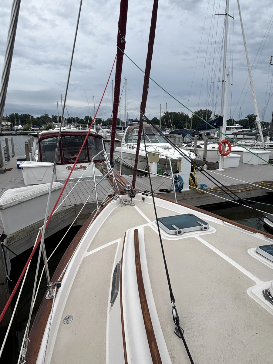 1987 Island Packet 31
