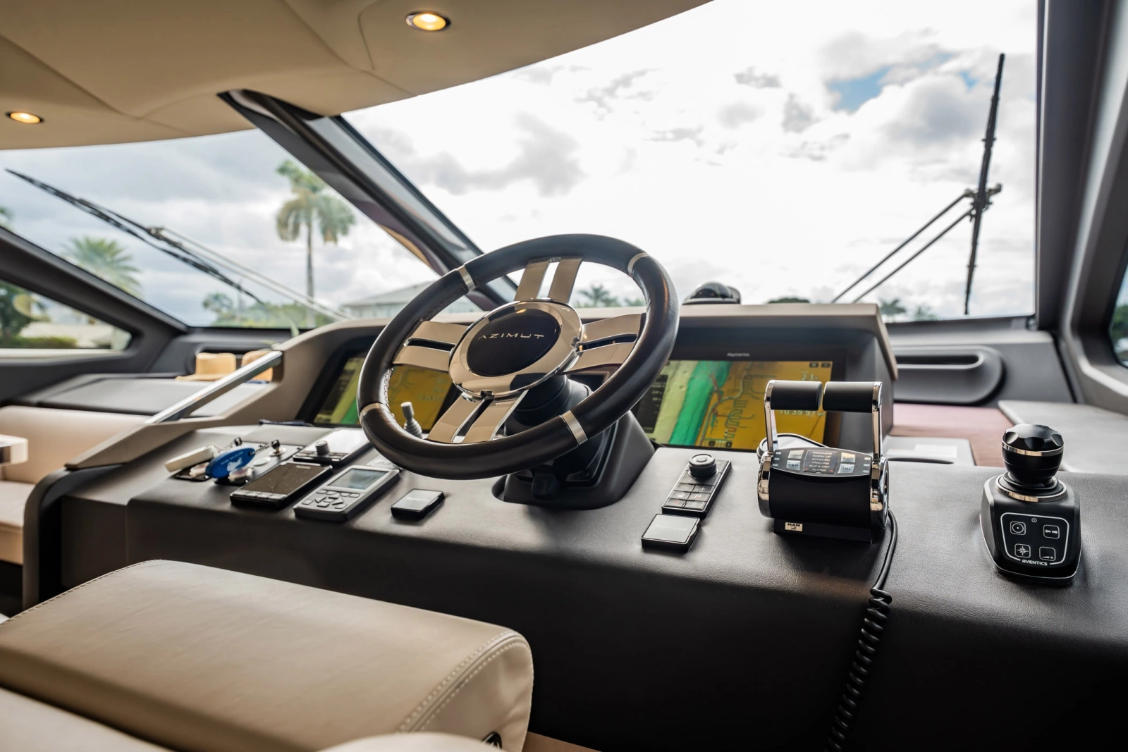 2020 Azimut Fly 72