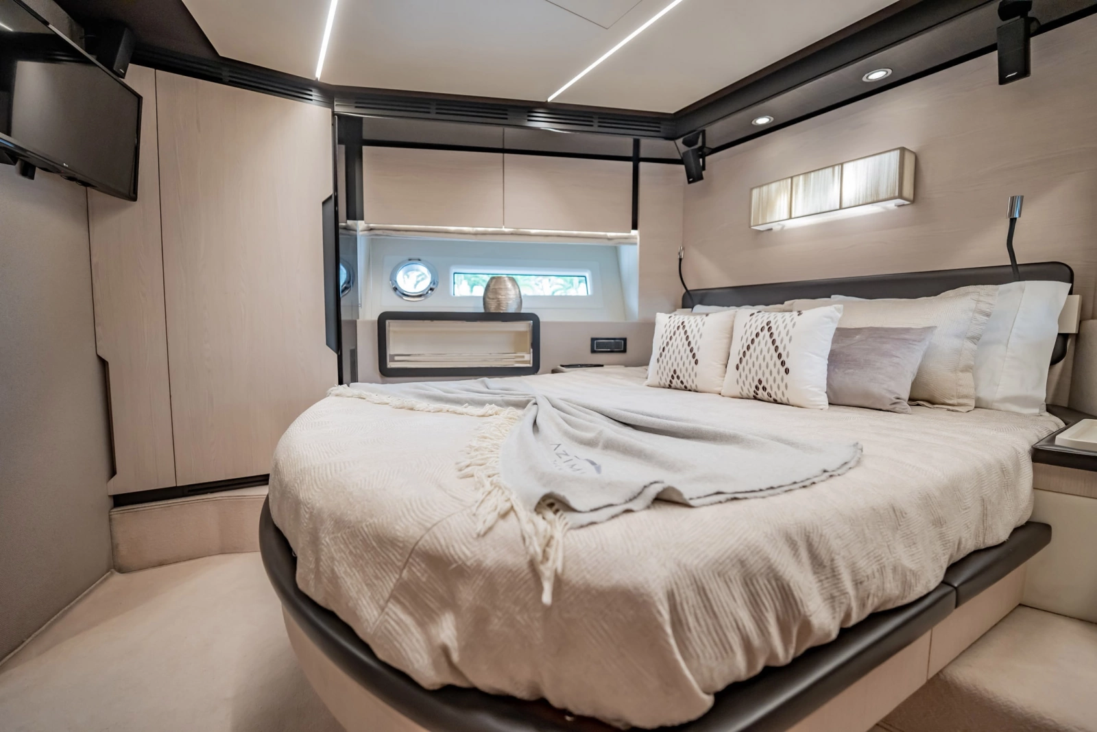 2020 Azimut Fly 72