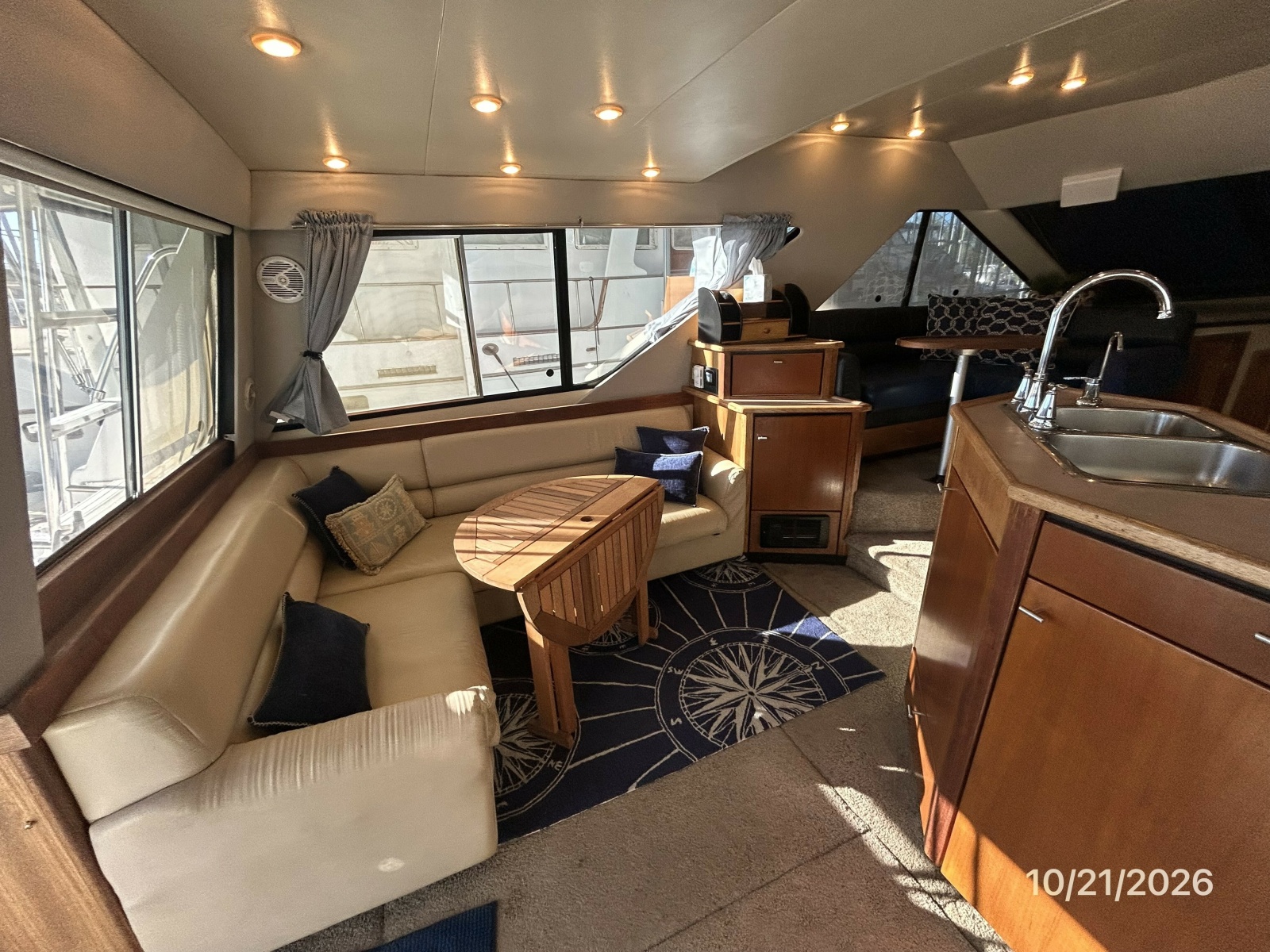 Bayliner 3988 salon port