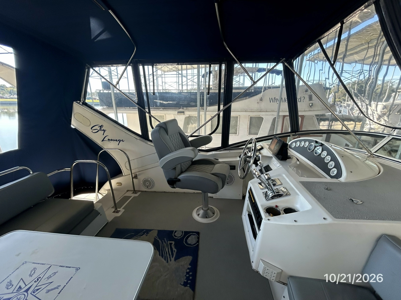 Bayliner 3988 flybridge port