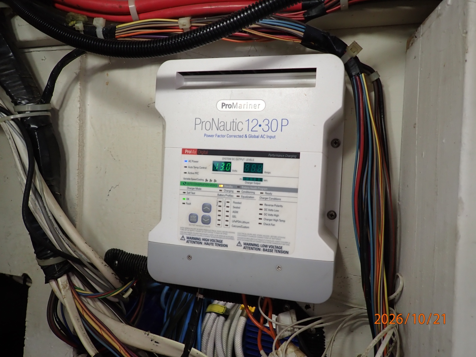 Bayliner 3988 battery charger