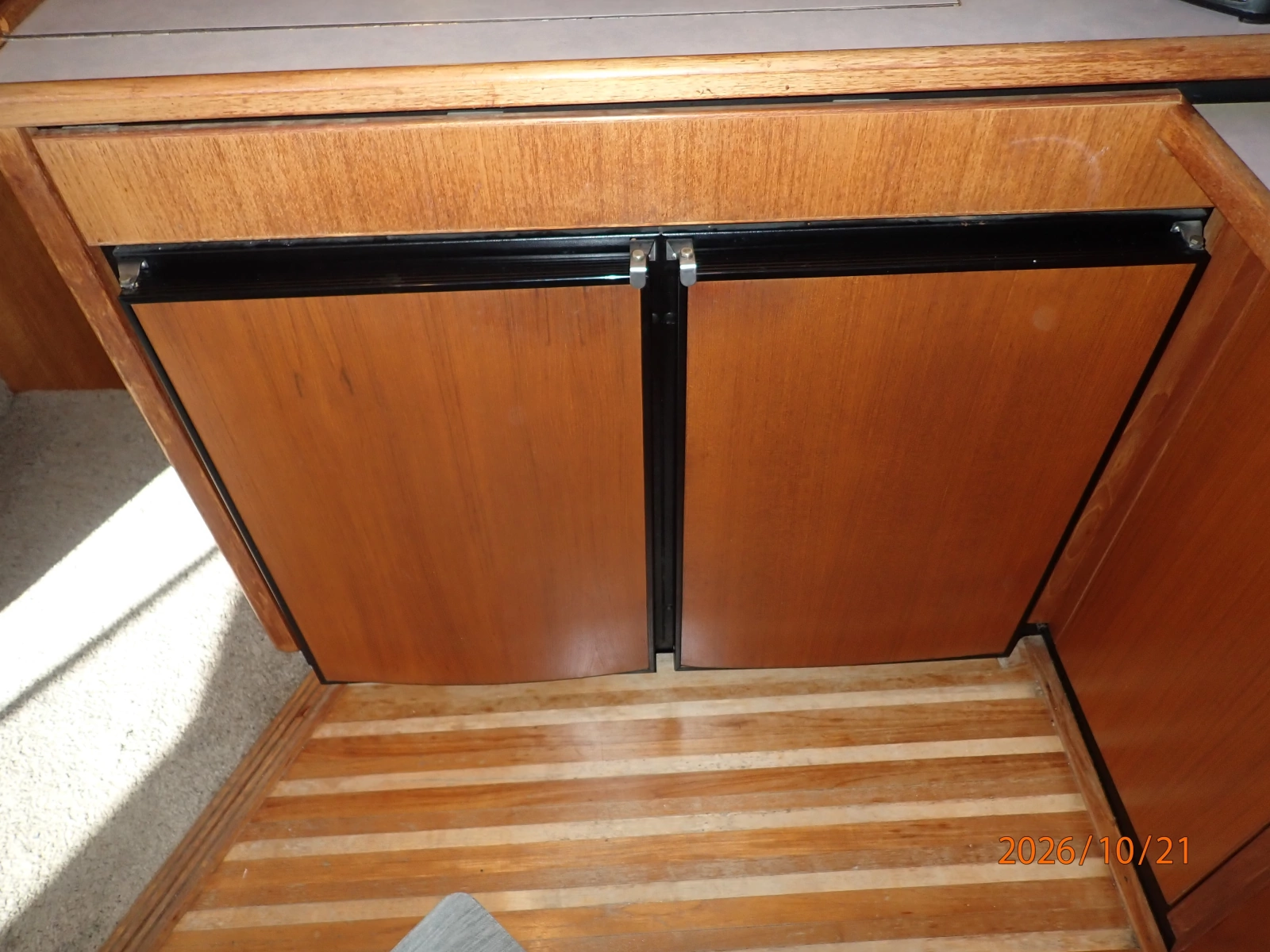 Bayliner 3988 galley refrigeration