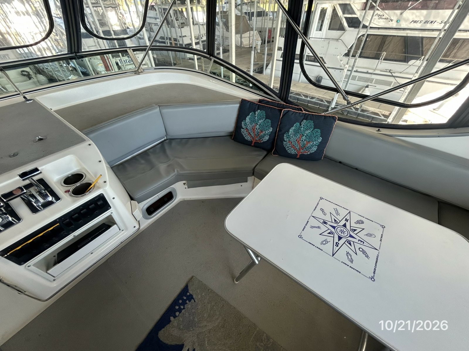 Bayliner flybridge starboard forward seating