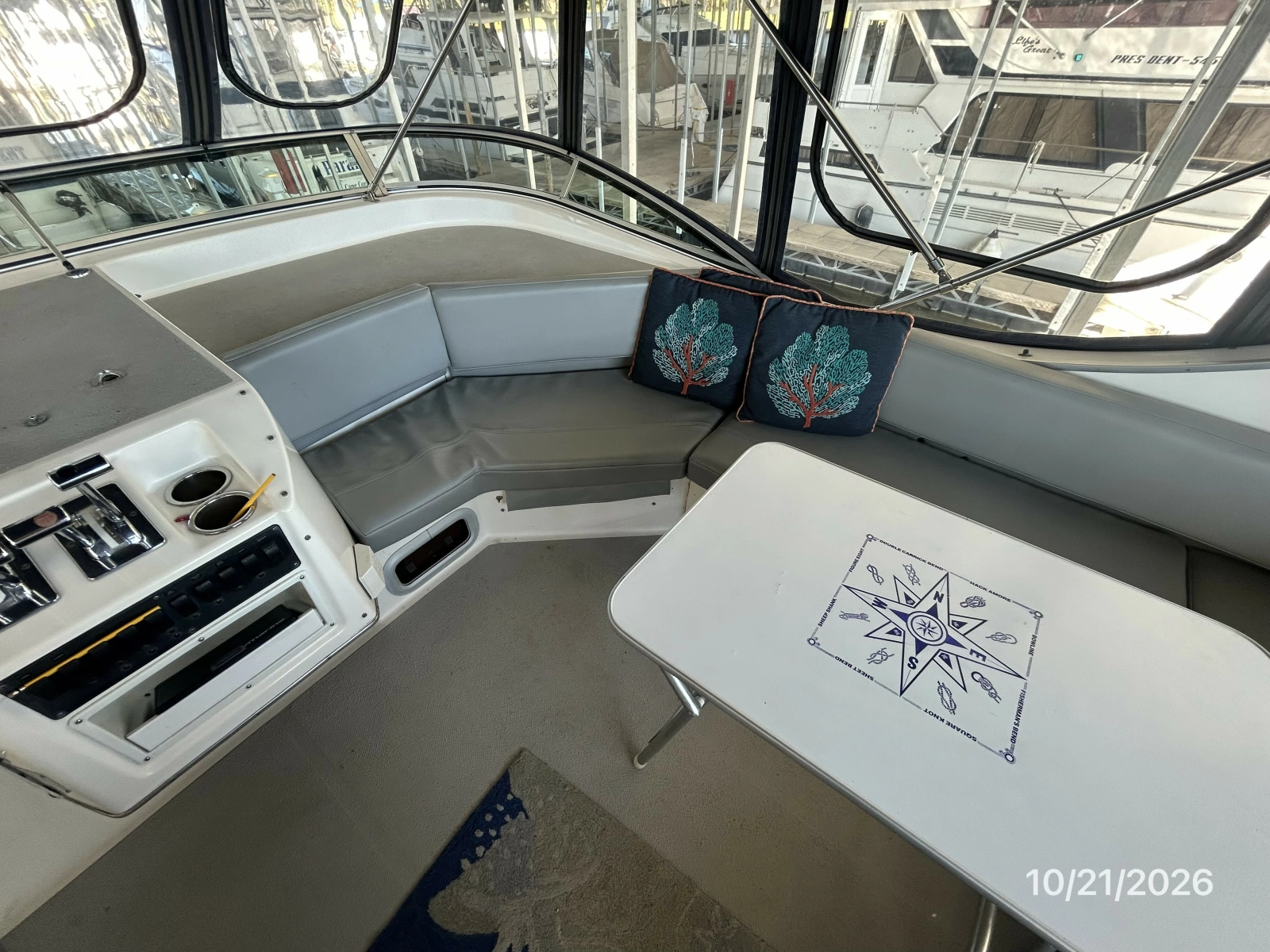 Bayliner flybridge starboard forward seating