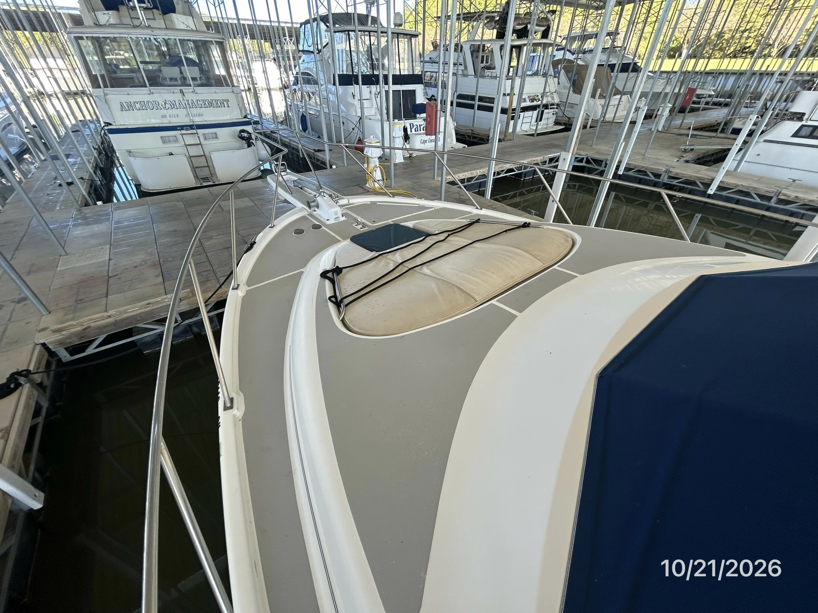 Bayliner 3988 foredeck2