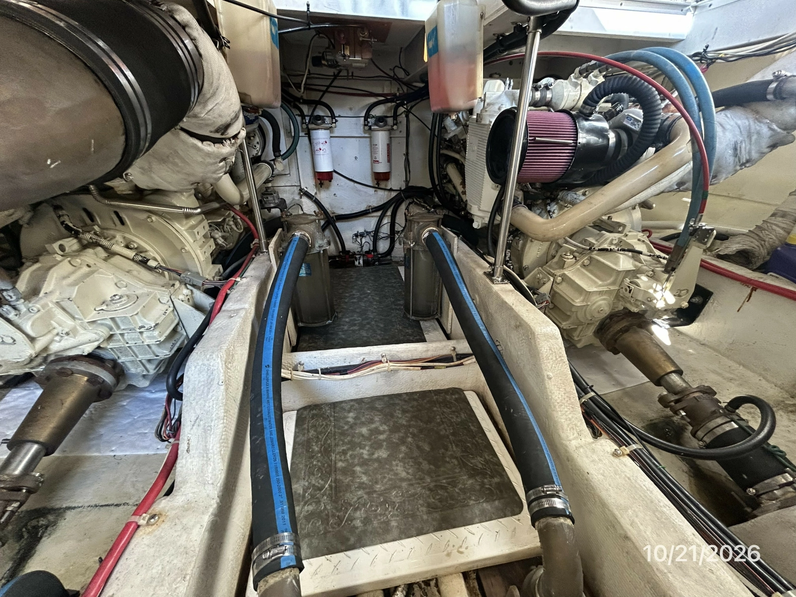 Bayliner 3988 engine room forward