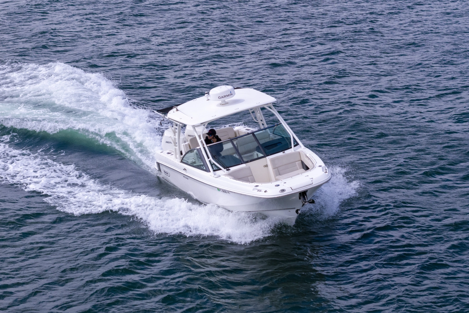 2019 Boston Whaler 270 Vantage