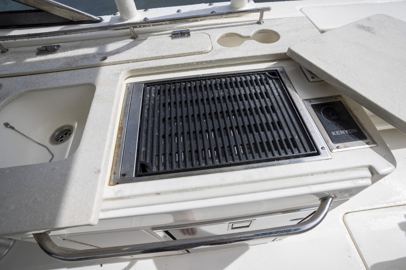 2019 Boston Whaler 270 Vantage