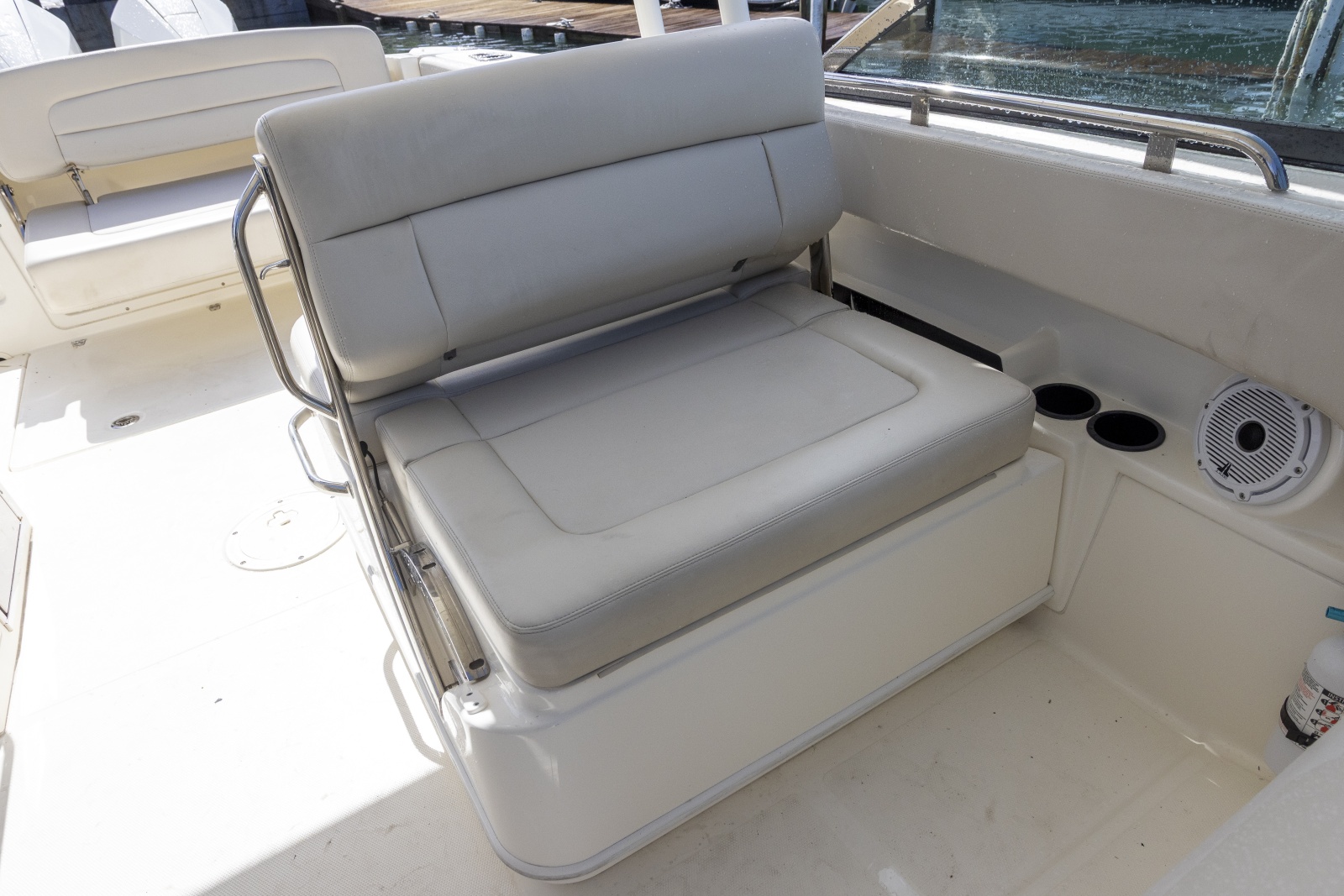 2019 Boston Whaler 270 Vantage