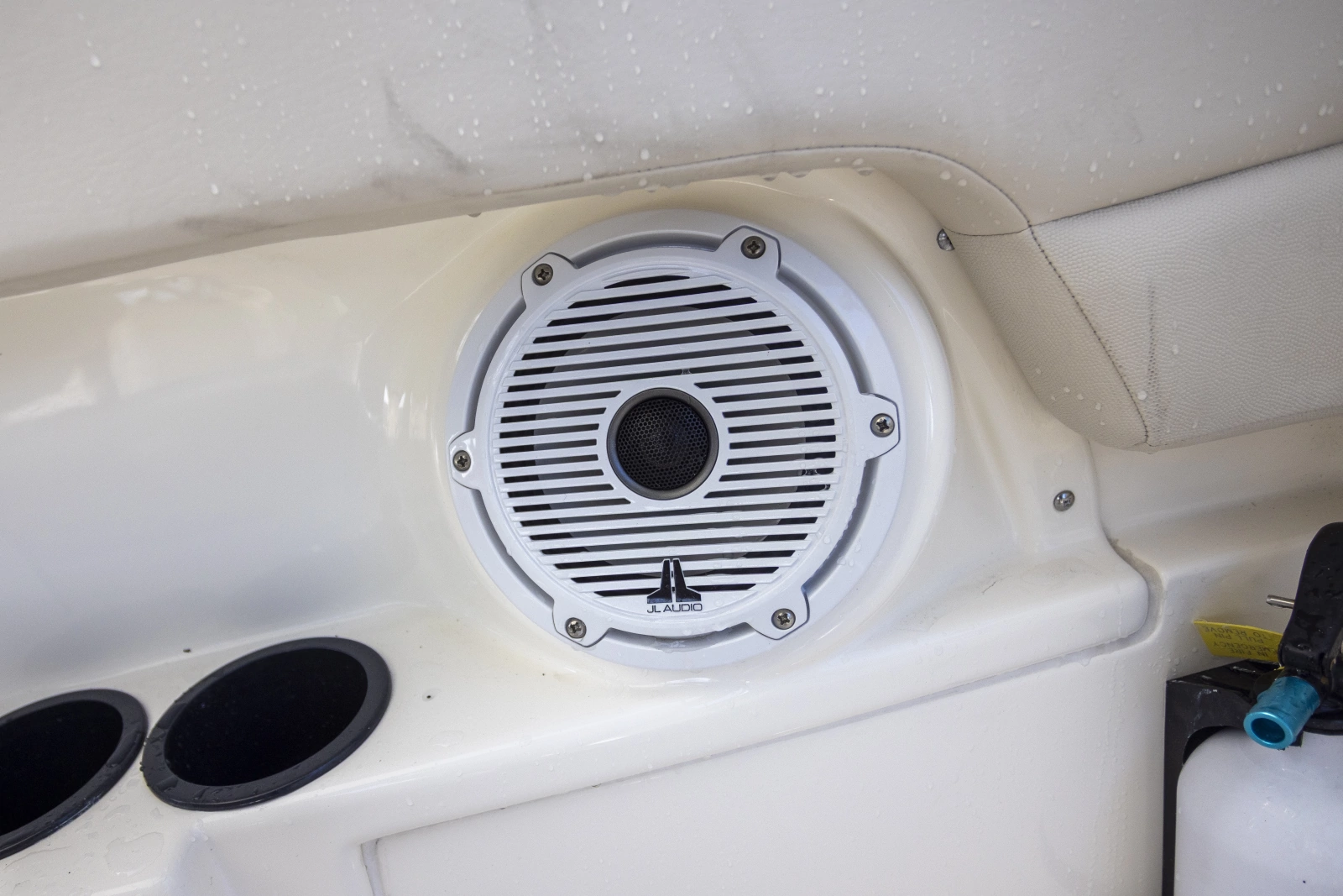2019 Boston Whaler 270 Vantage
