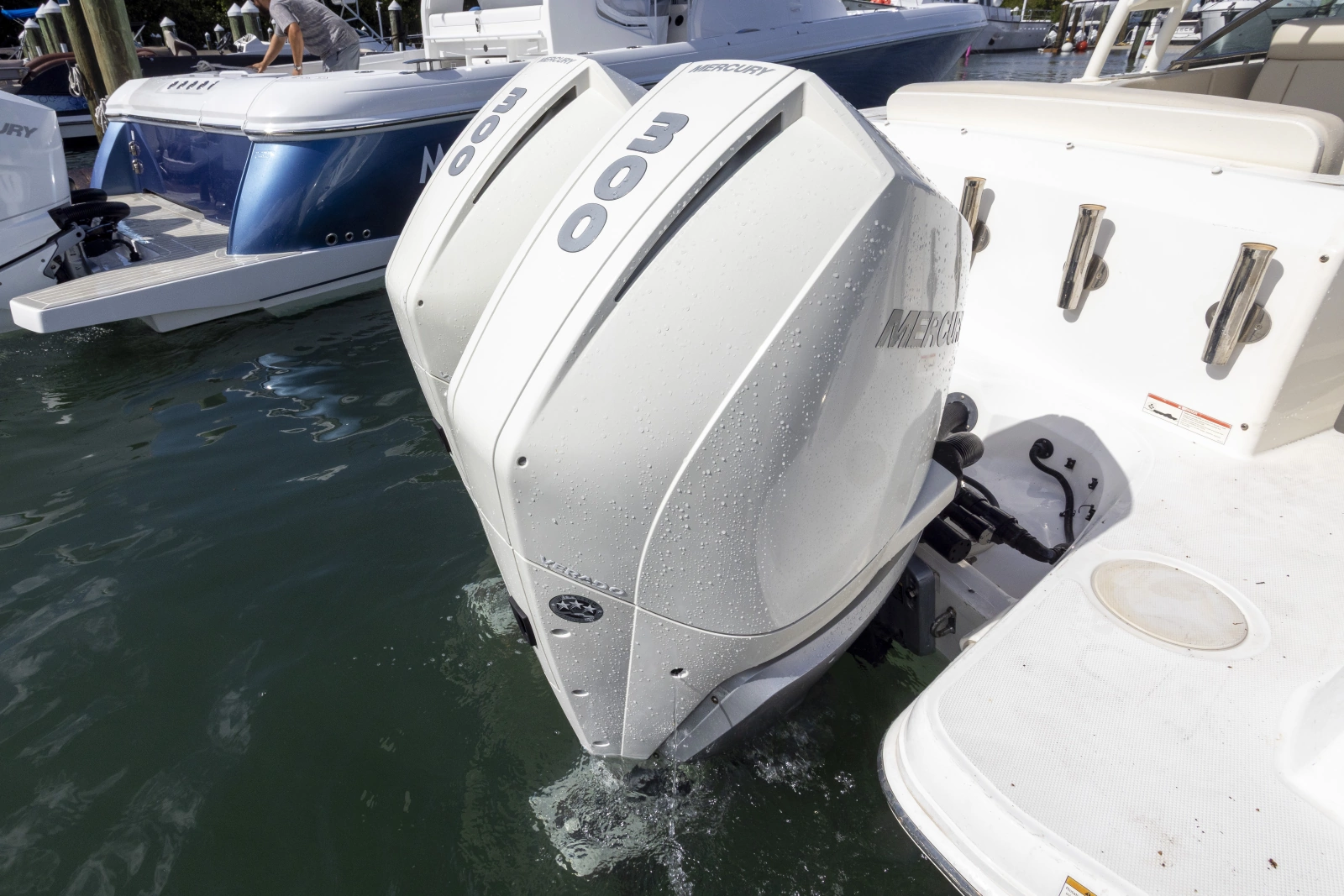 2019 Boston Whaler 270 Vantage