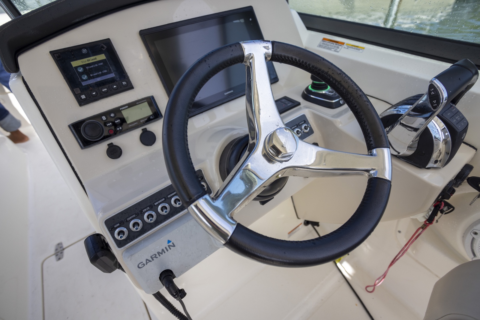 2019 Boston Whaler 270 Vantage