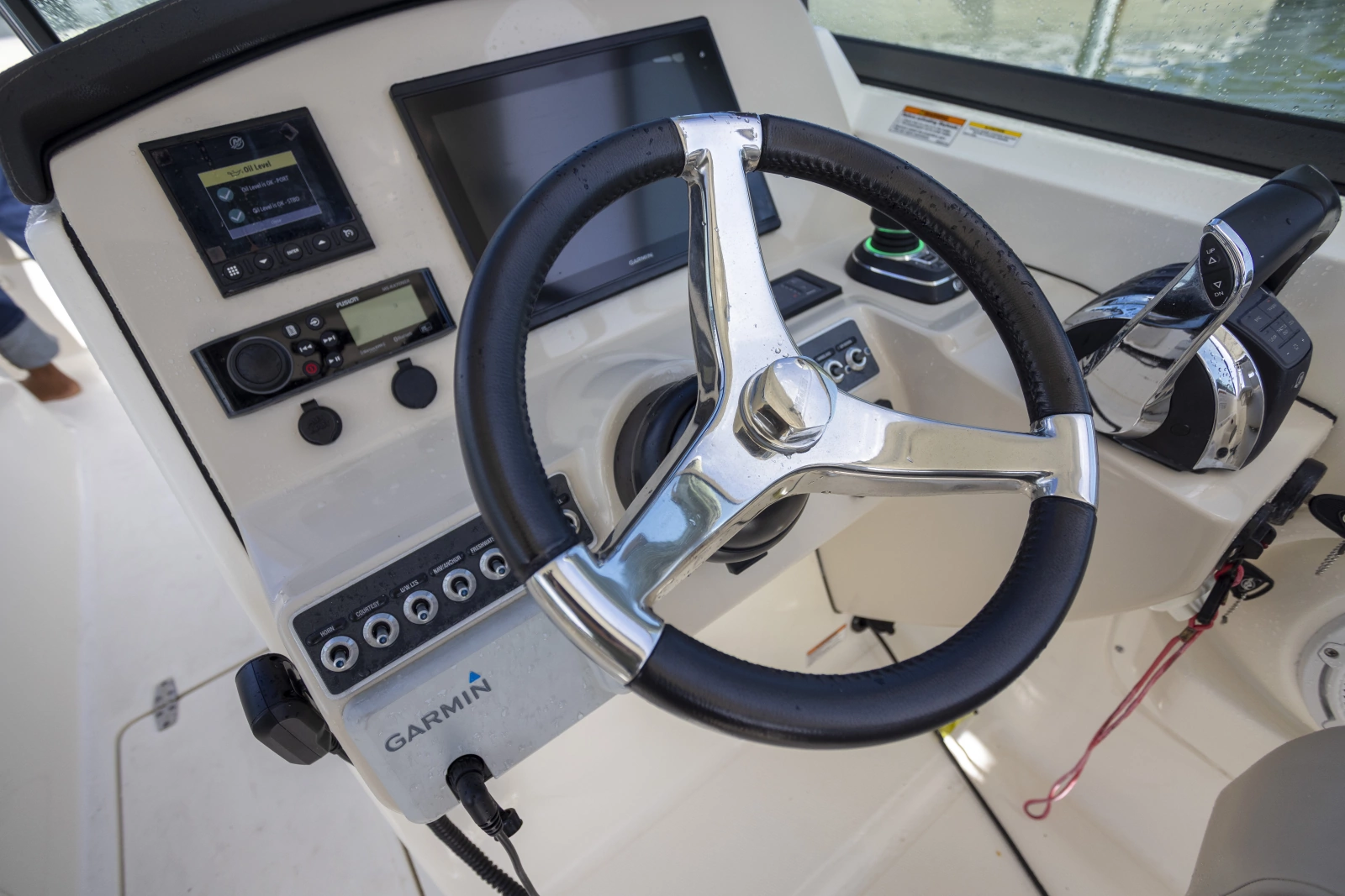 2019 Boston Whaler 270 Vantage
