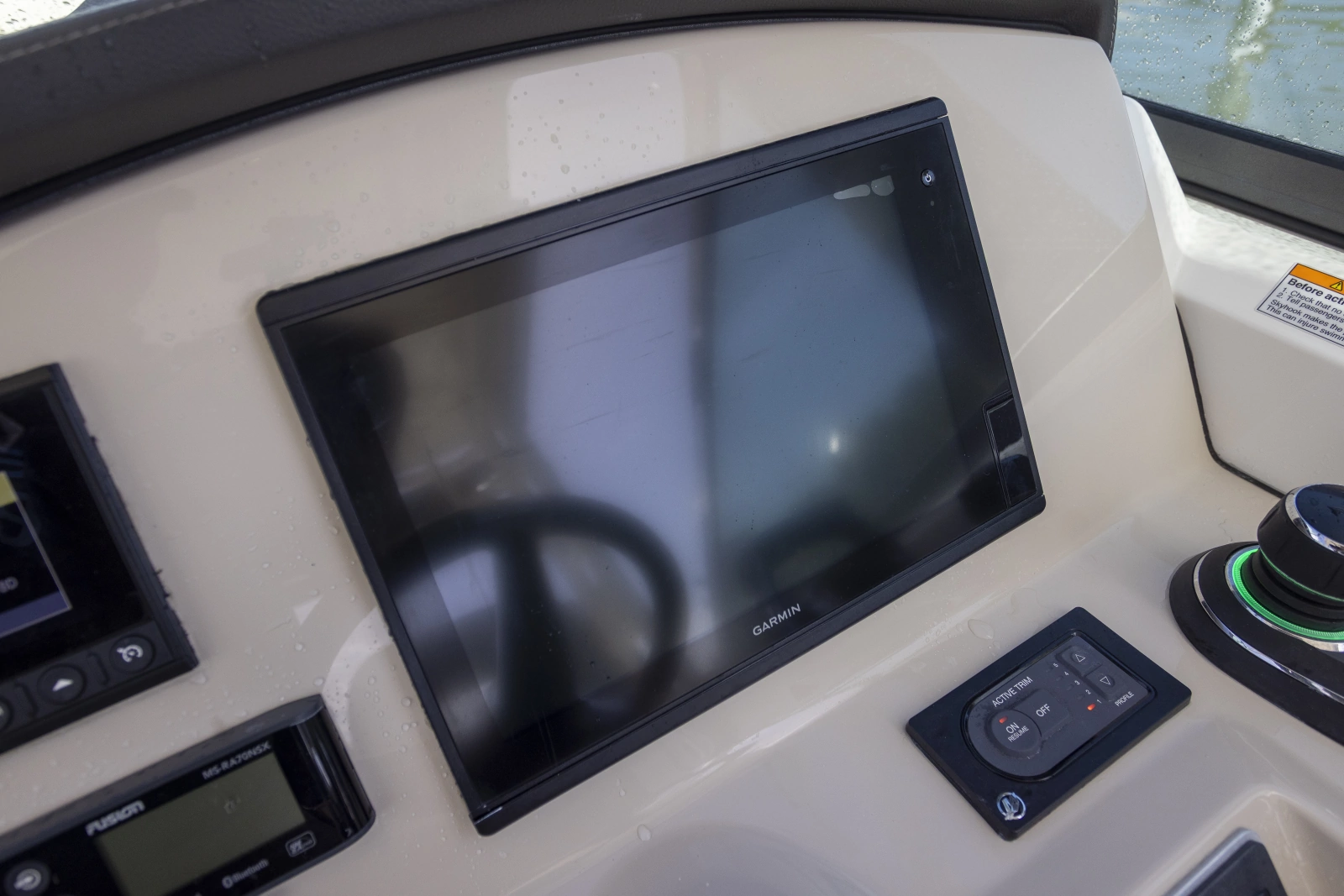 2019 Boston Whaler 270 Vantage