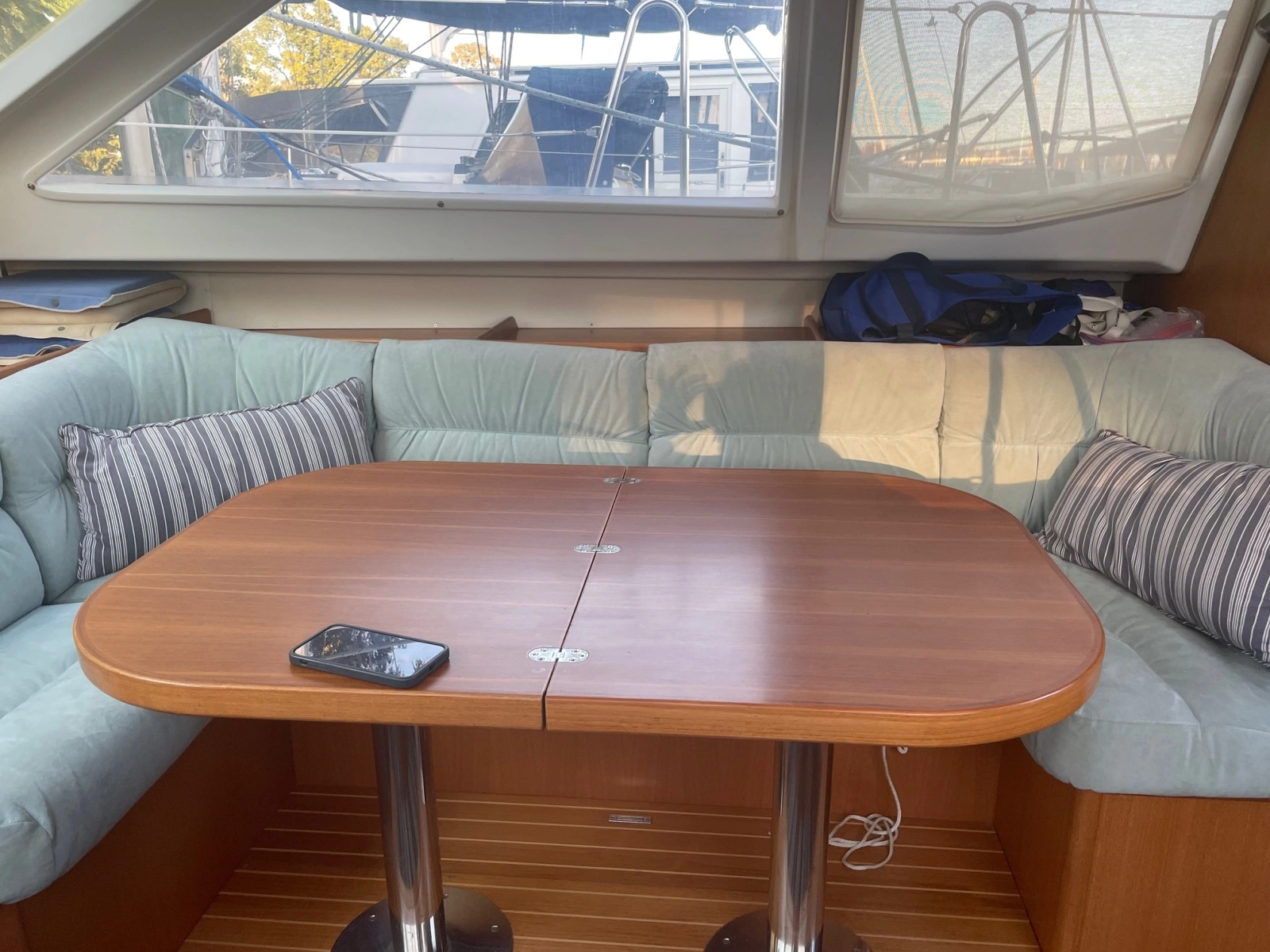 2002 Wauquiez 40 Pilot Saloon