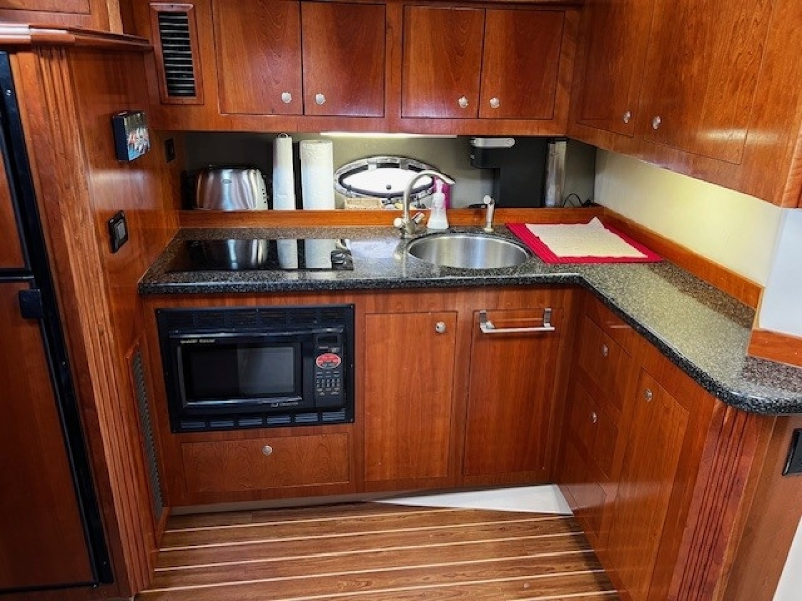 2005 Cruisers Yachts 440