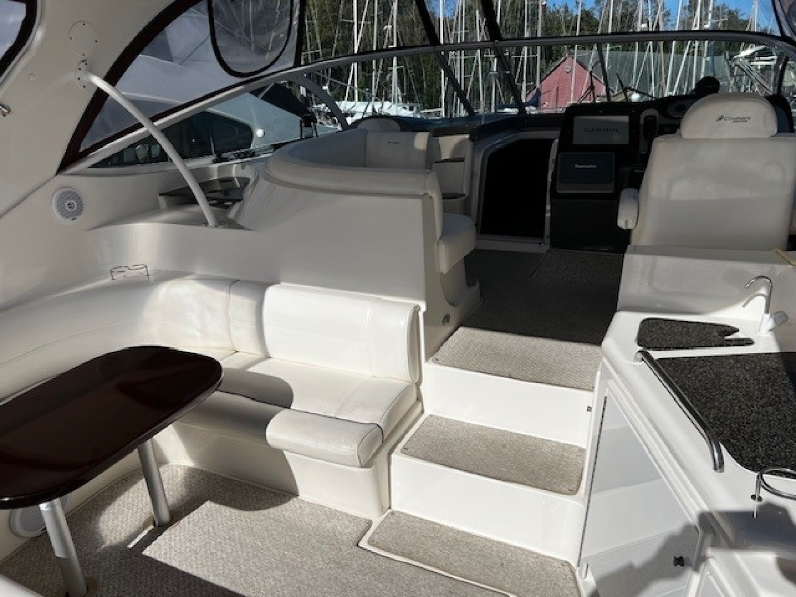 2005 Cruisers Yachts 440