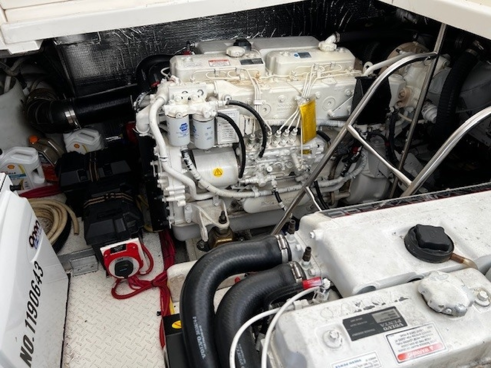 2005 Cruisers Yachts 440