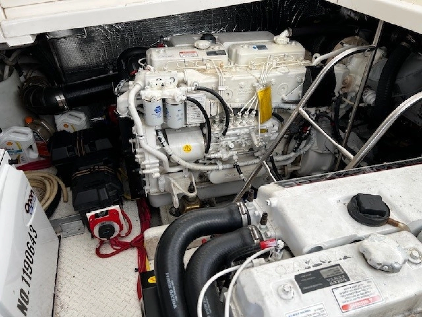 2005 Cruisers Yachts 440