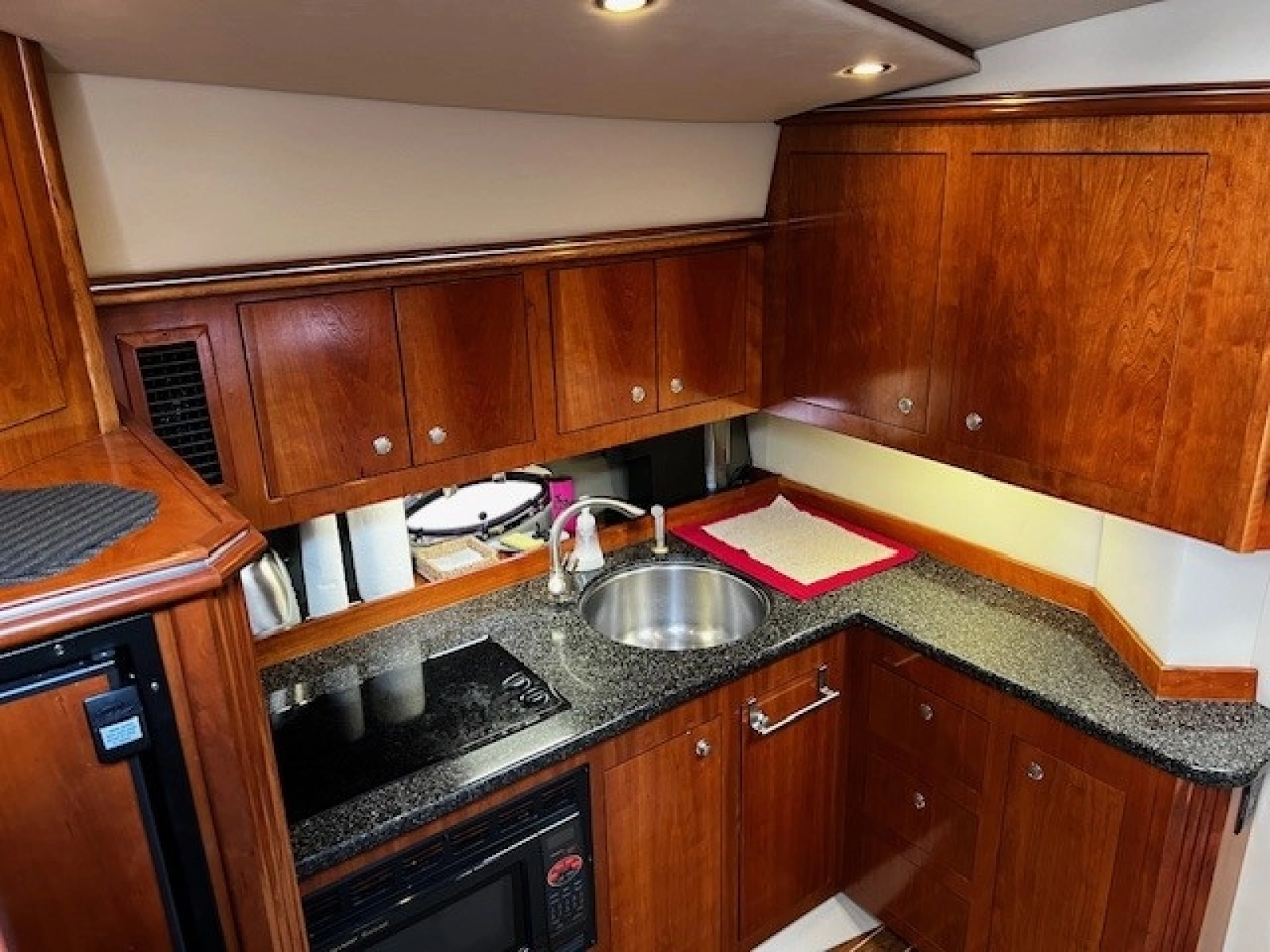 2005 Cruisers Yachts 440