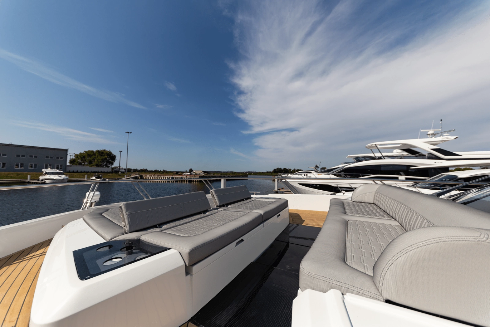 2024 Galeon 560 FLY