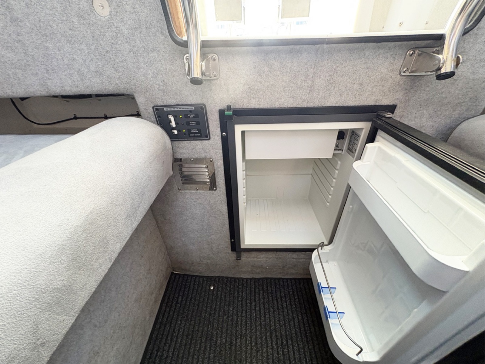 Refrigerator Door Upen