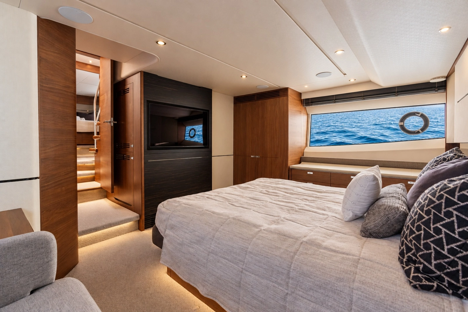 2024 Princess V60