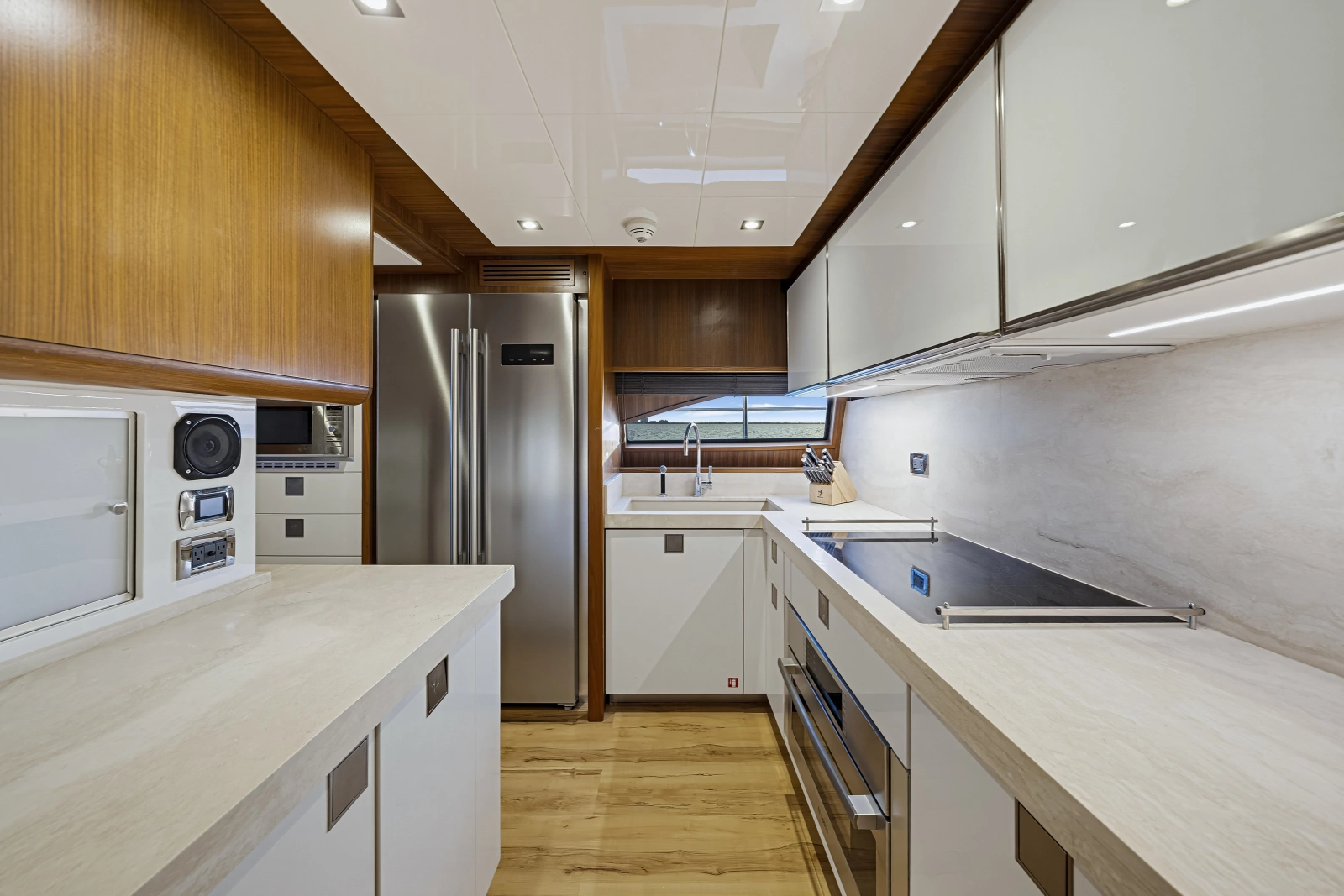 2016 Ferretti Yachts Custom Line