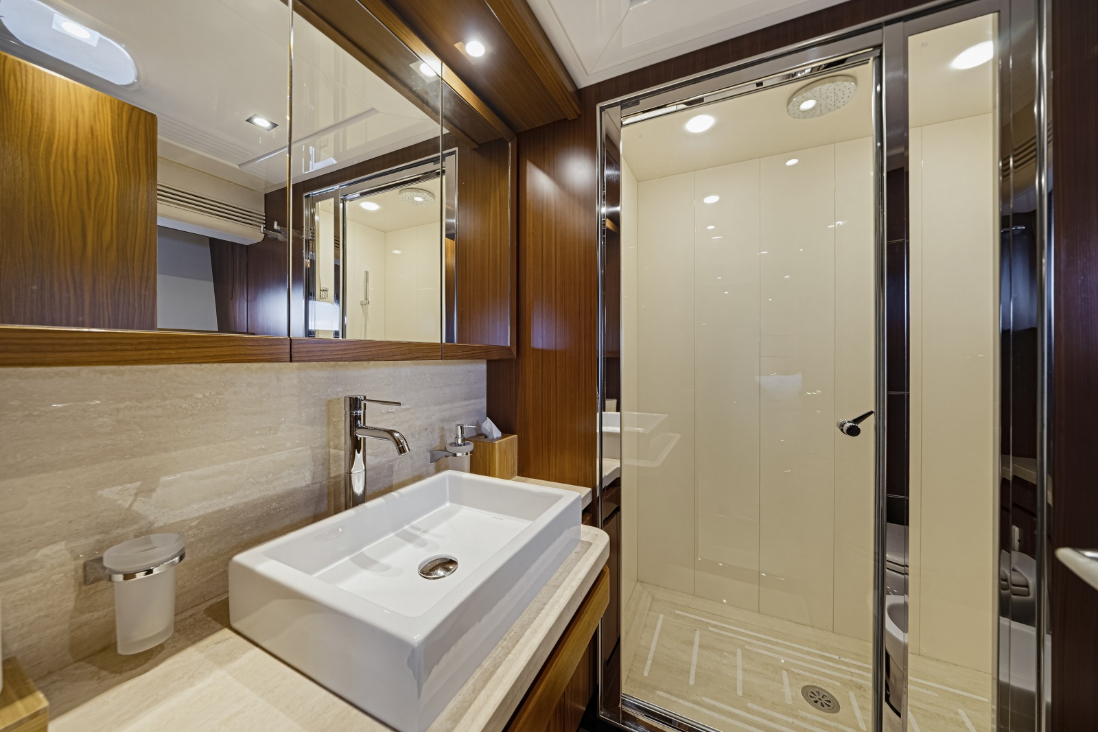 2016 Ferretti Yachts Costom Line