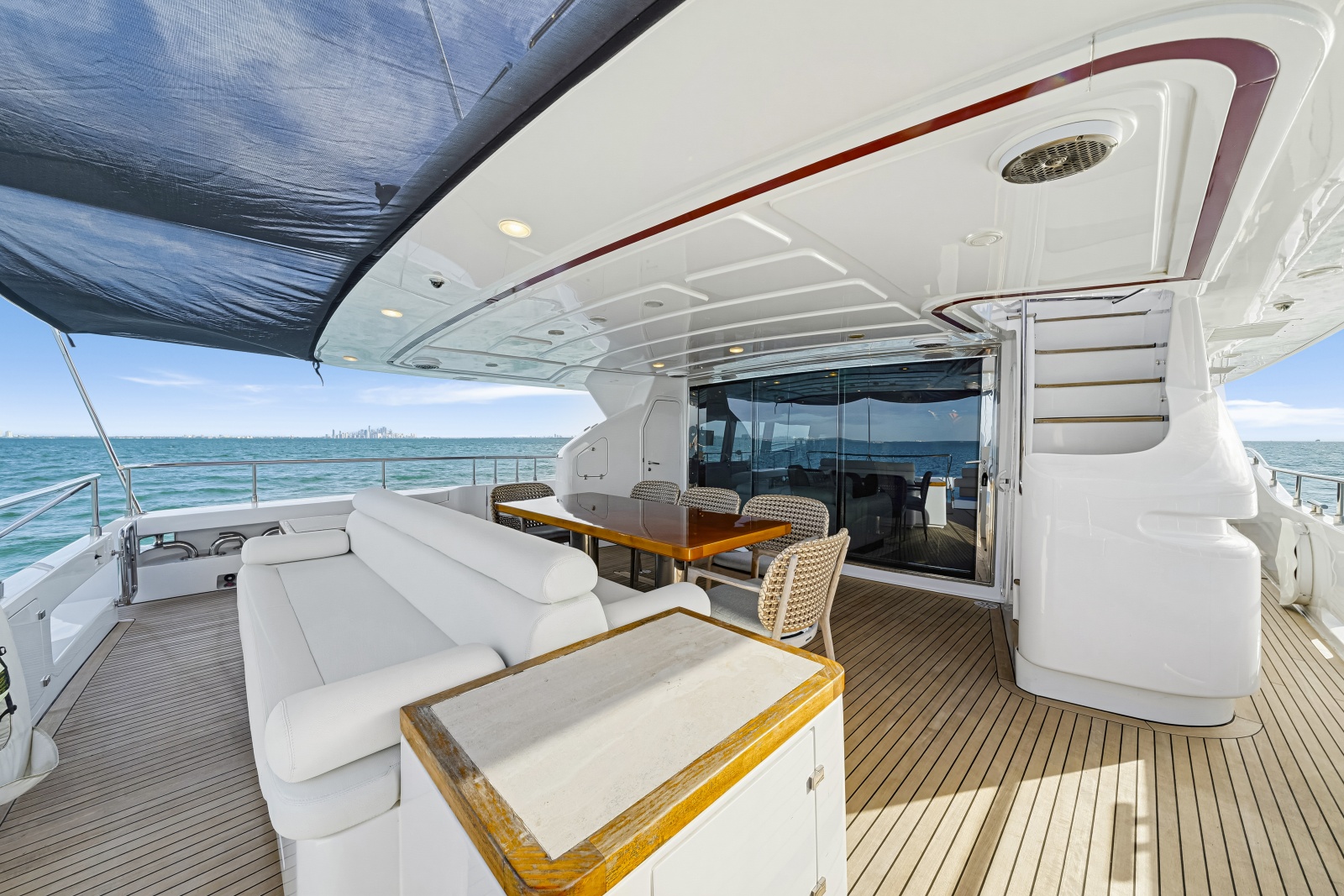 2016 Ferretti Yachts Costom Line