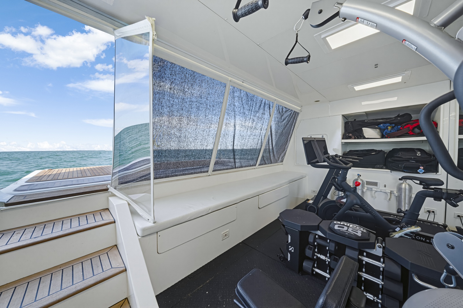 2016 Ferretti Yachts Costom Line
