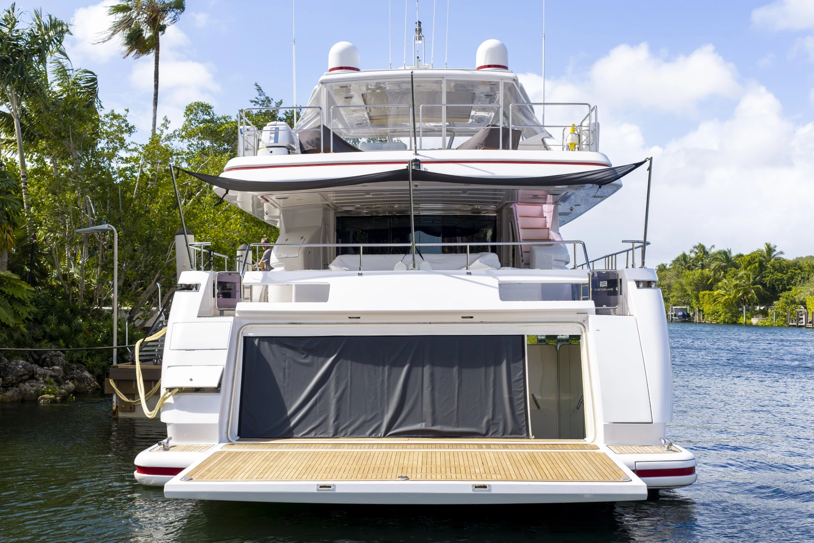 2016 Ferretti Yachts Custom Line 97