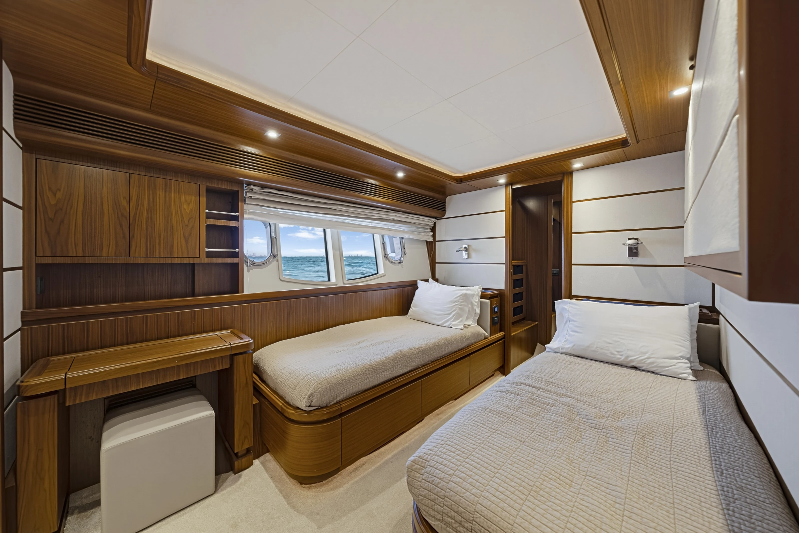 2016 Ferretti Yachts Custom Line