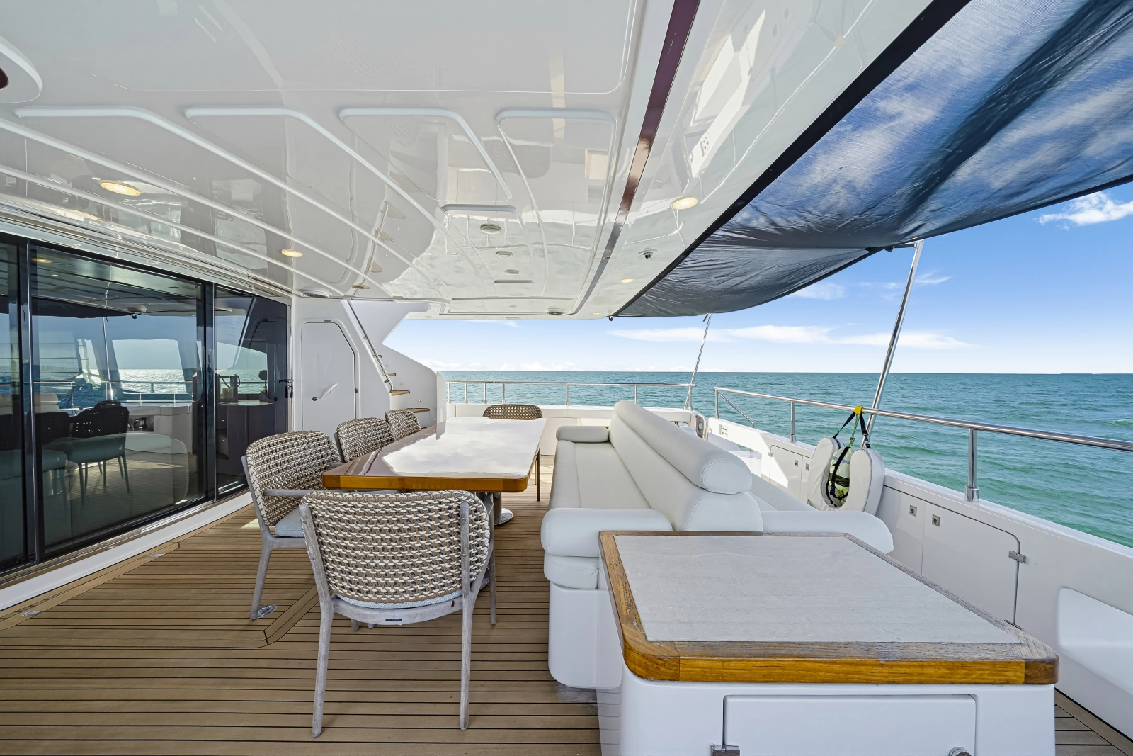 2016 Ferretti Yachts Custom Line