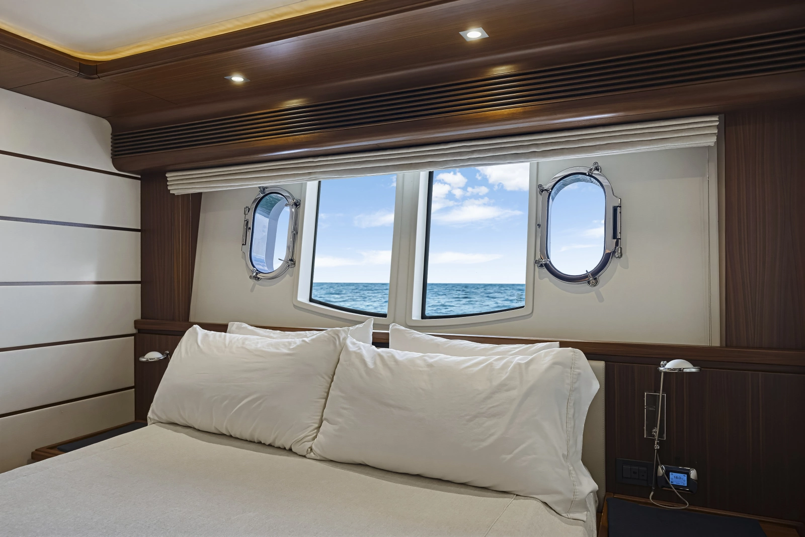 2016 Ferretti Yachts Custom Line