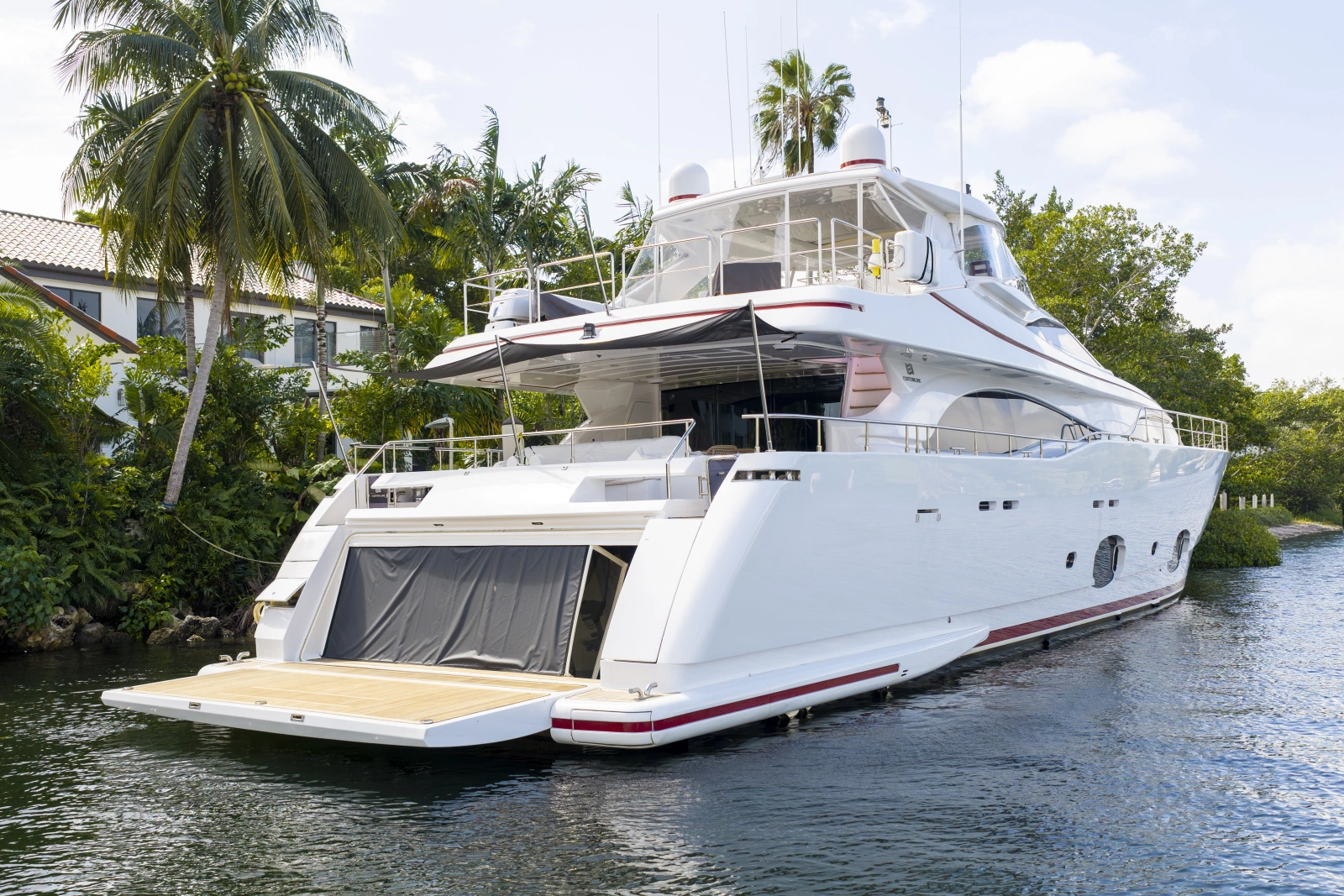 2016 Ferretti Yachts Custom Line 97