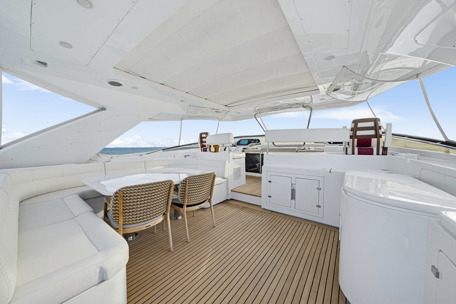 2016 Ferretti Yachts Costom Line