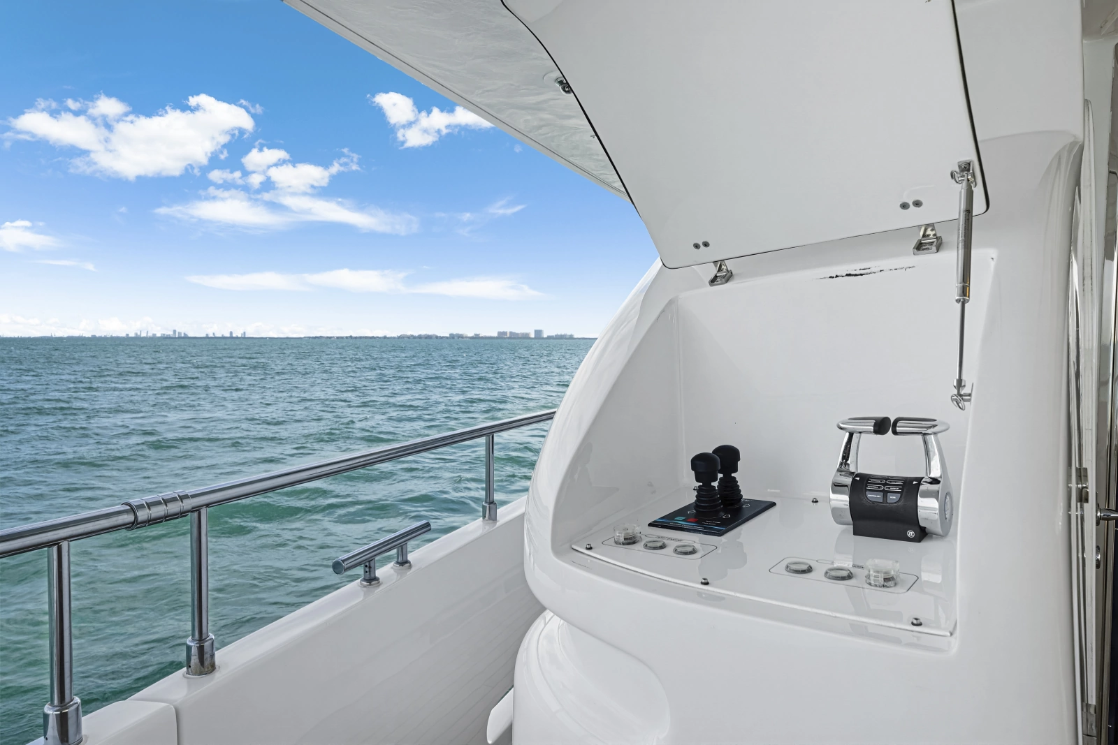 2016 Ferretti Yachts Custom Line