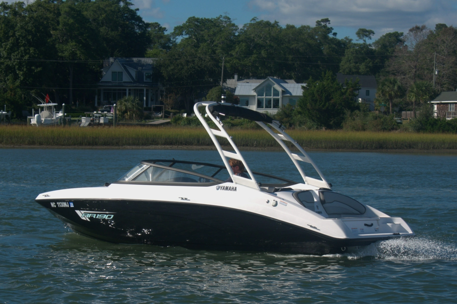 2025 Yamaha Boats AR190