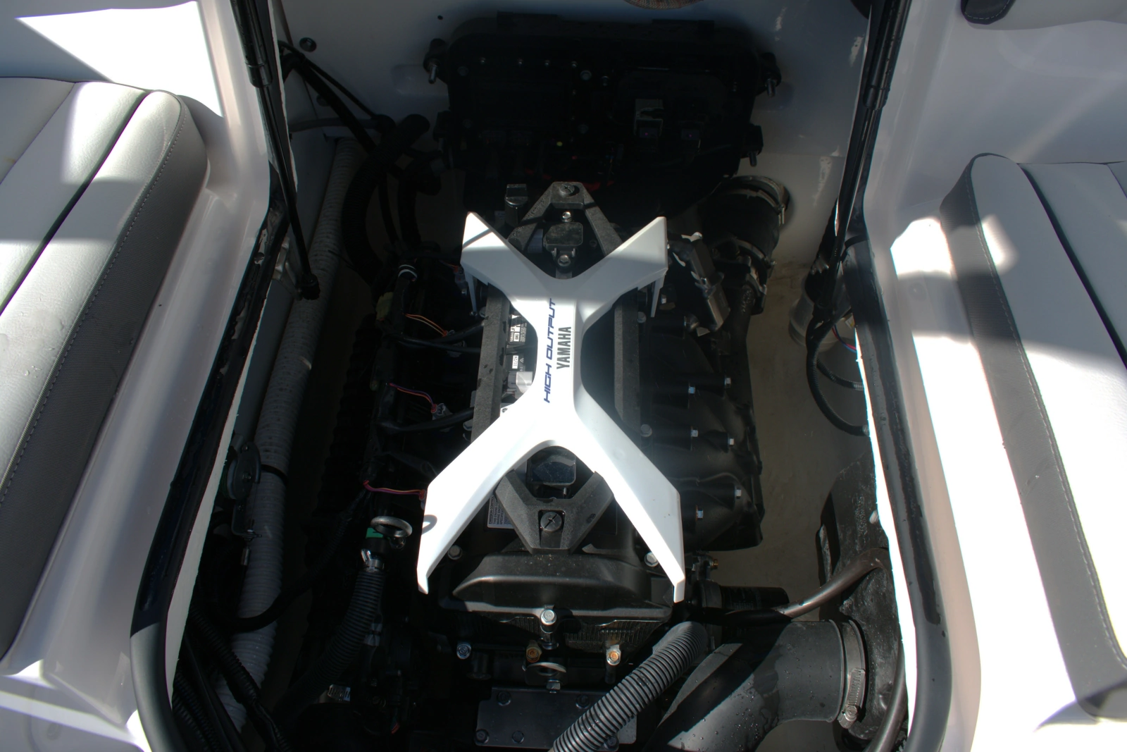 2025 Yamaha Boats AR190