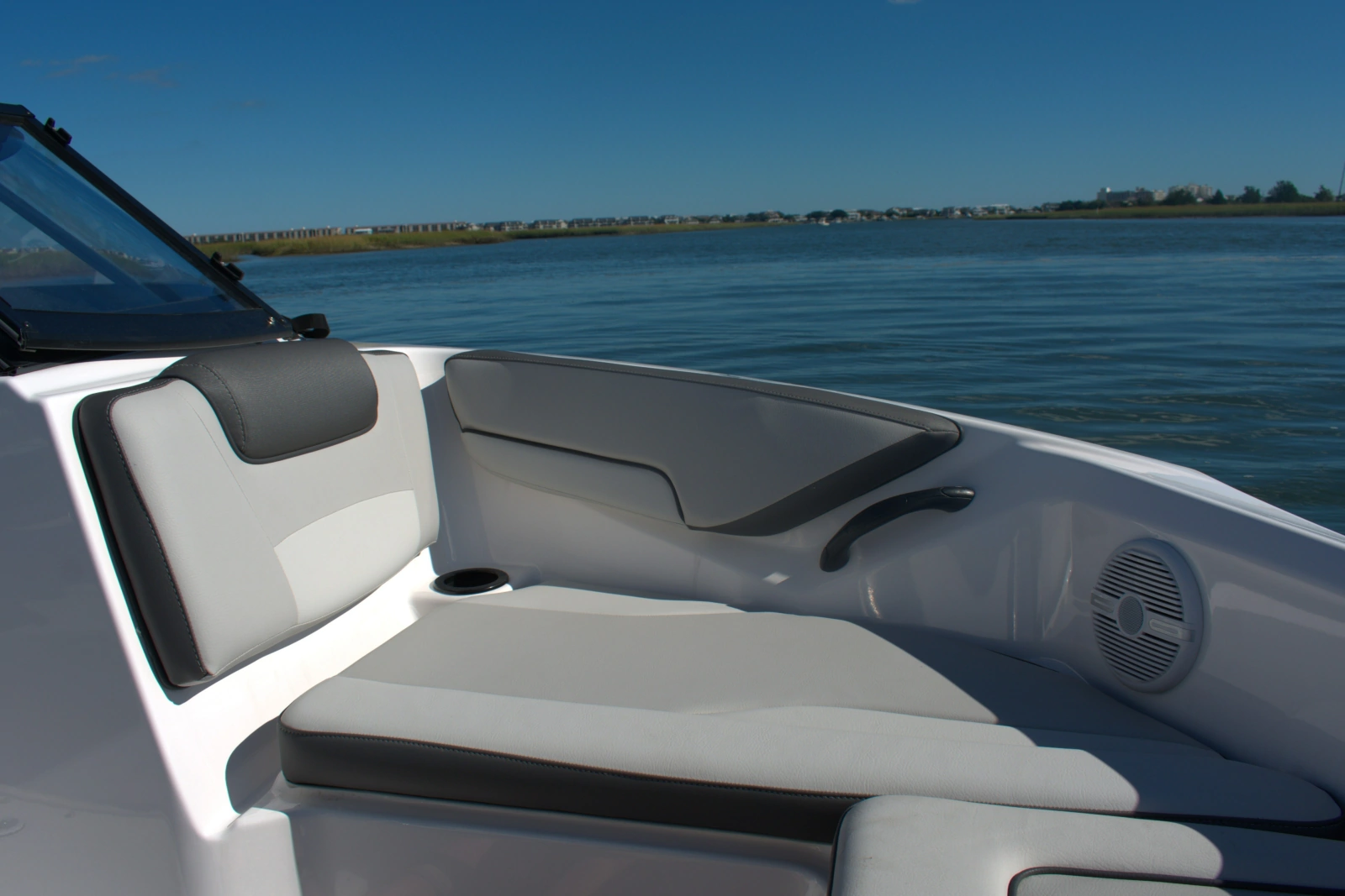 2025 Yamaha Boats AR190
